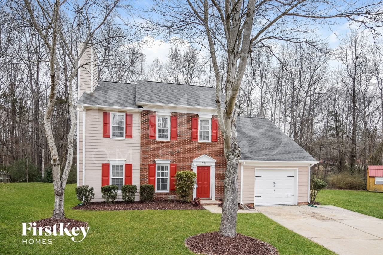 7402 Claymont Dr - Photo 2 of 18