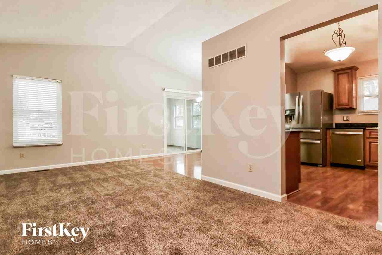 1411 Ticonderoga Dr - Photo 3 of 14