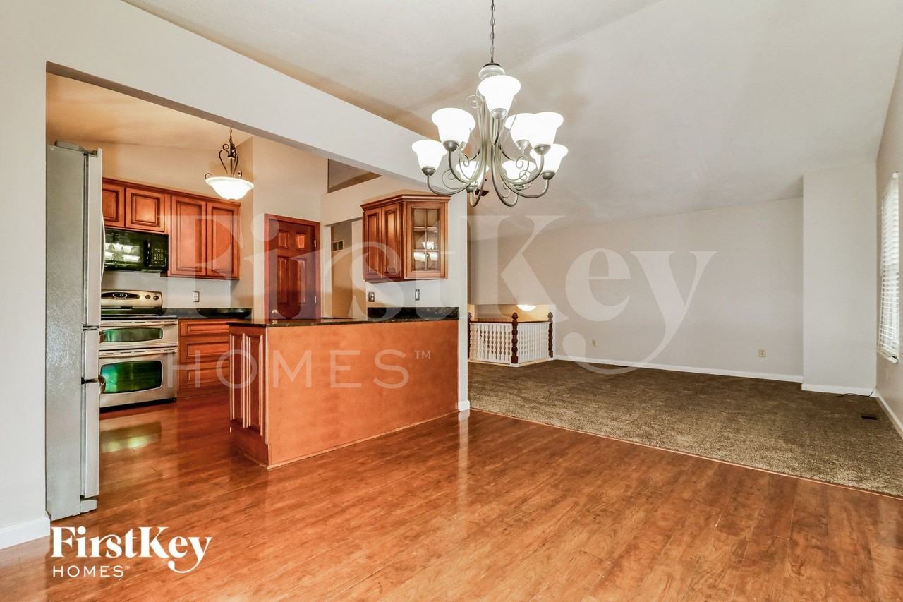 1411 Ticonderoga Dr - Photo 7 of 14