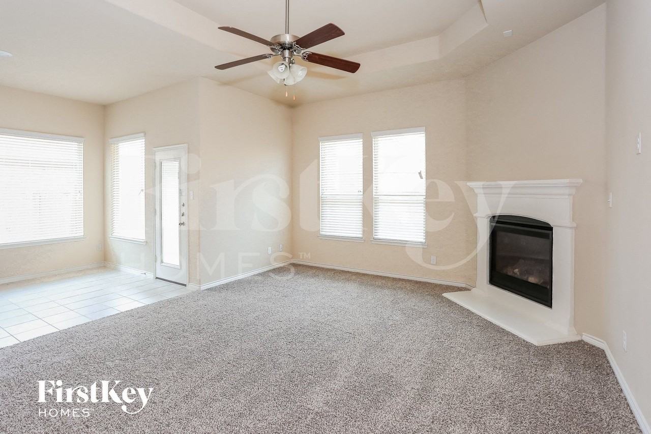 921 Lake Cypress Ln - Photo 2 of 15