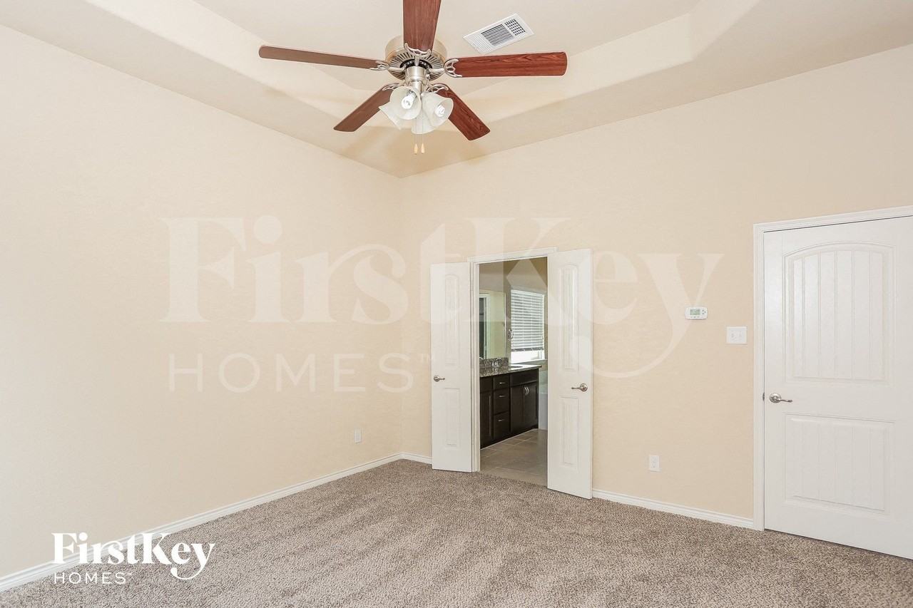 921 Lake Cypress Ln - Photo 6 of 15