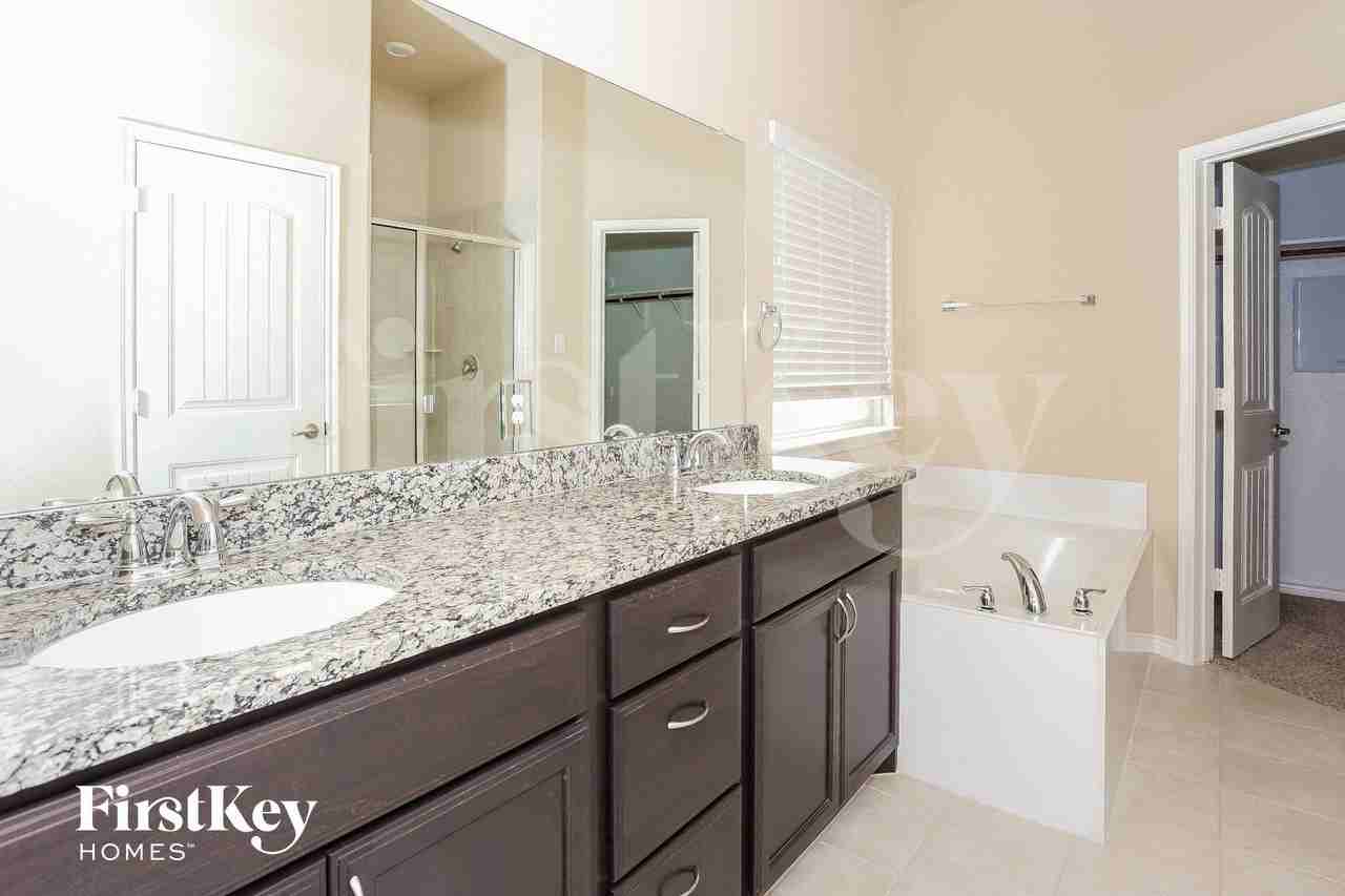 921 Lake Cypress Ln - Photo 7 of 15