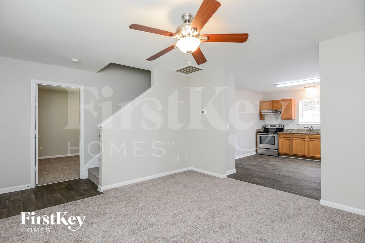 8723 Sharonbrook Dr - Photo 5 of 18