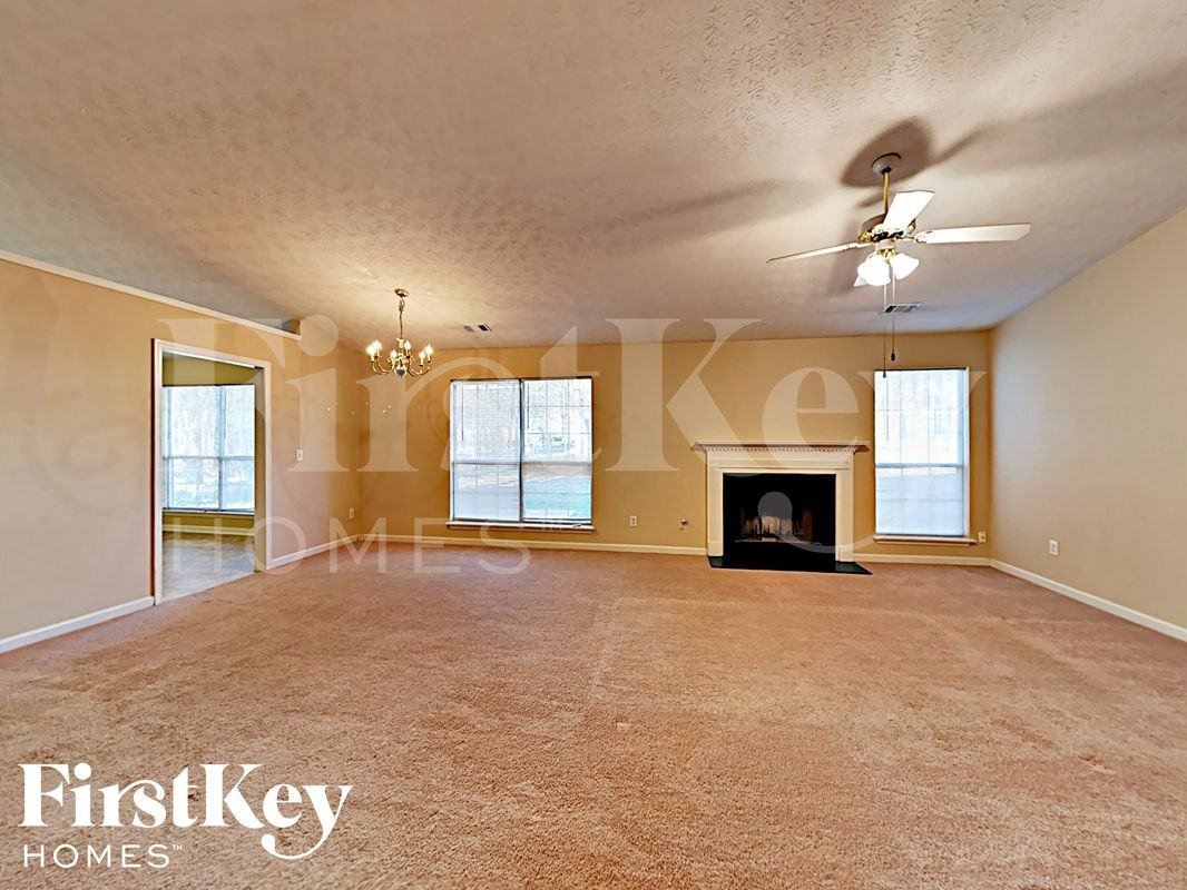 85 Harvard Dr - Photo 2 of 15