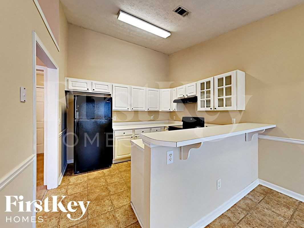 85 Harvard Dr - Photo 4 of 15