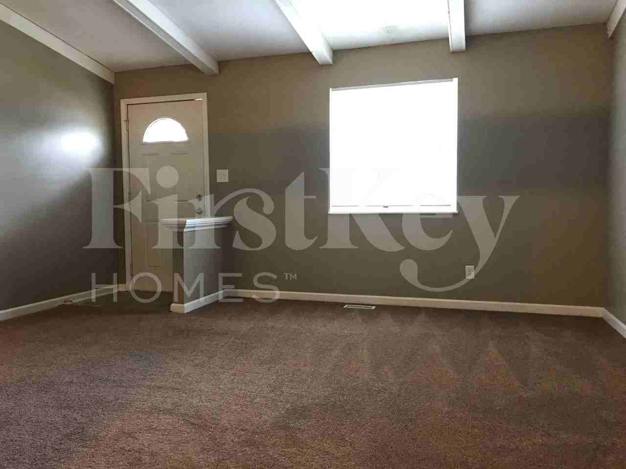 8101 Railroad Rd - Photo 2 of 16