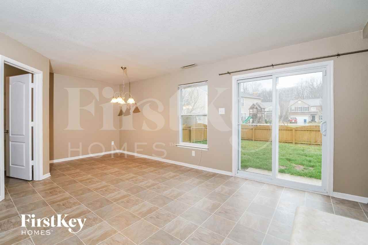 8018 Gathering Ln - Photo 7 of 18