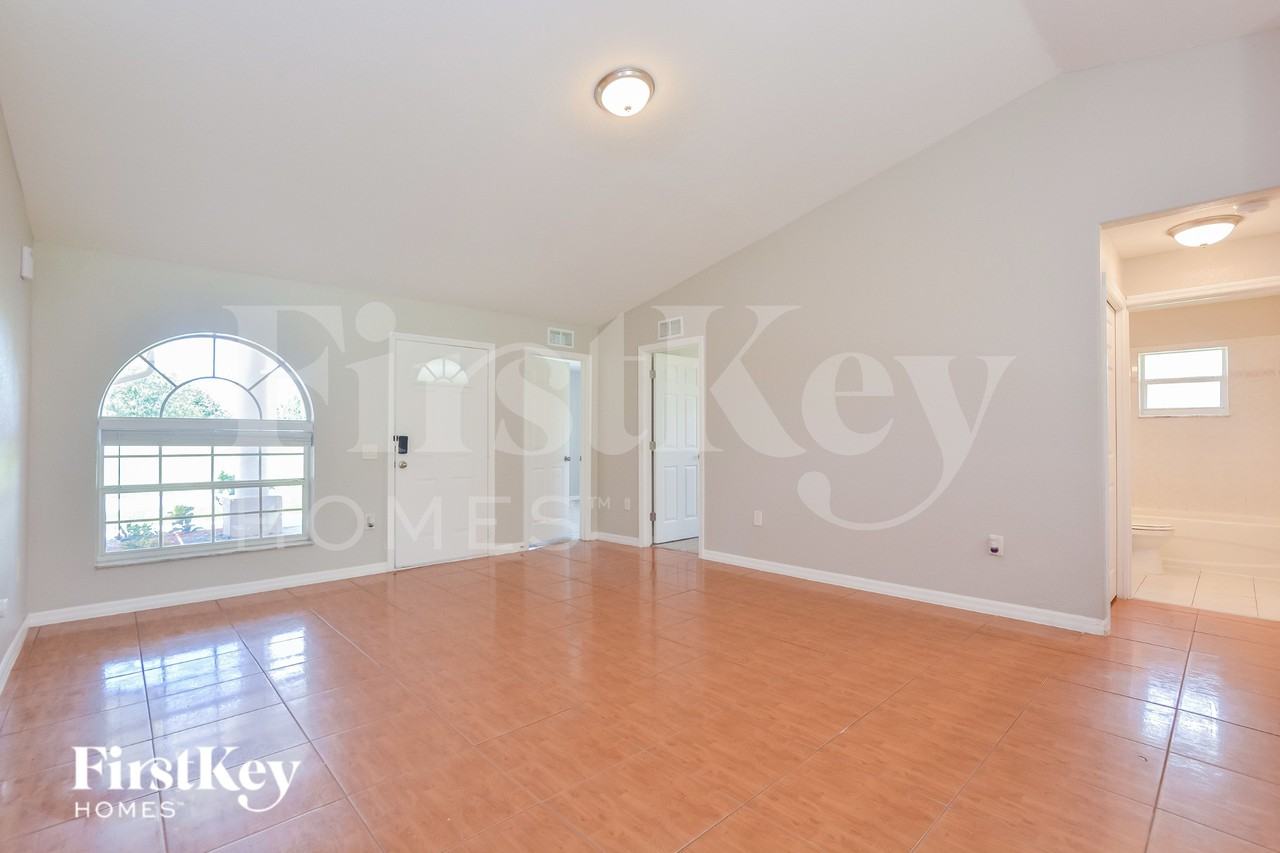 719 Wombat Way - Photo 3 of 18