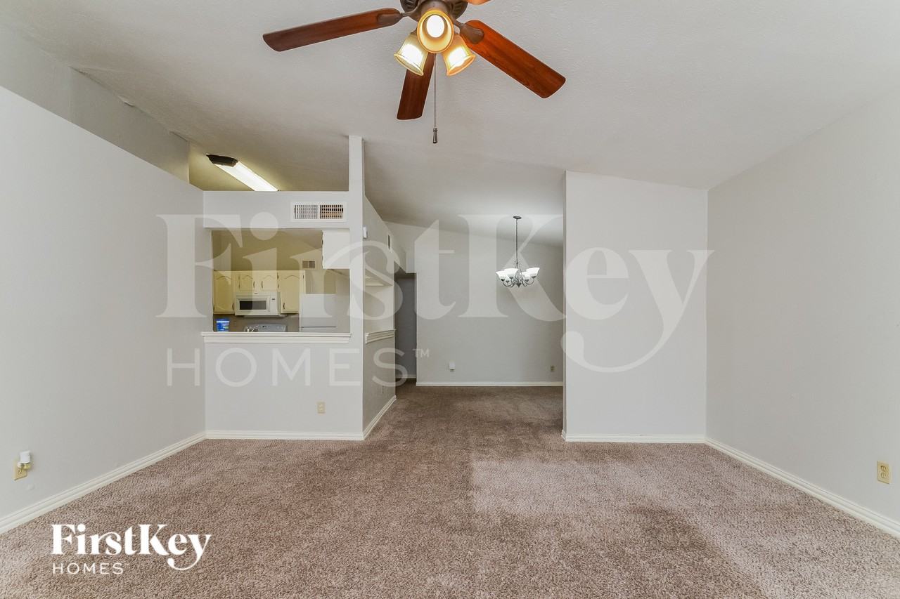 7116 Wayfarer Trl - Photo 5 of 17