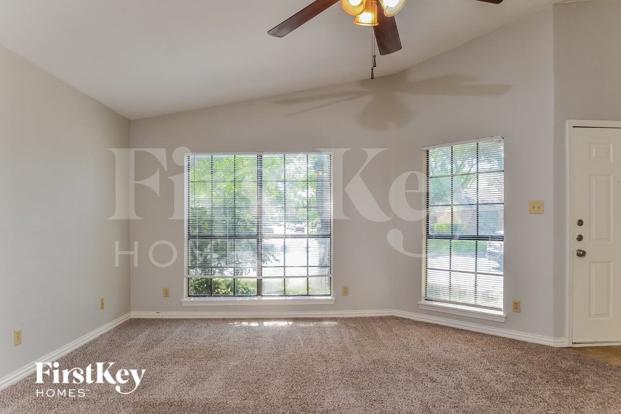 7116 Wayfarer Trl - Photo 6 of 17