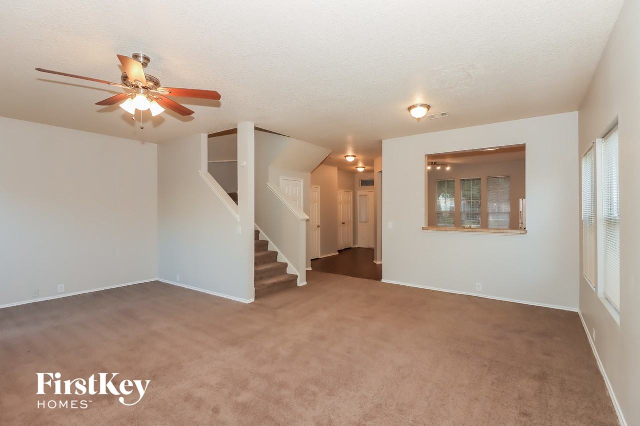 6210 Scotchwood Dr - Photo 4 of 15