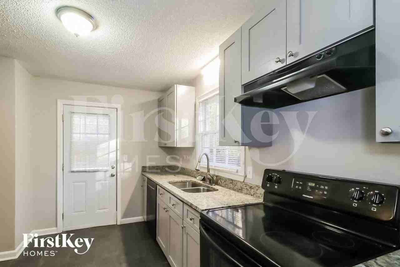 55 Grant Dr Nw - Photo 4 of 15