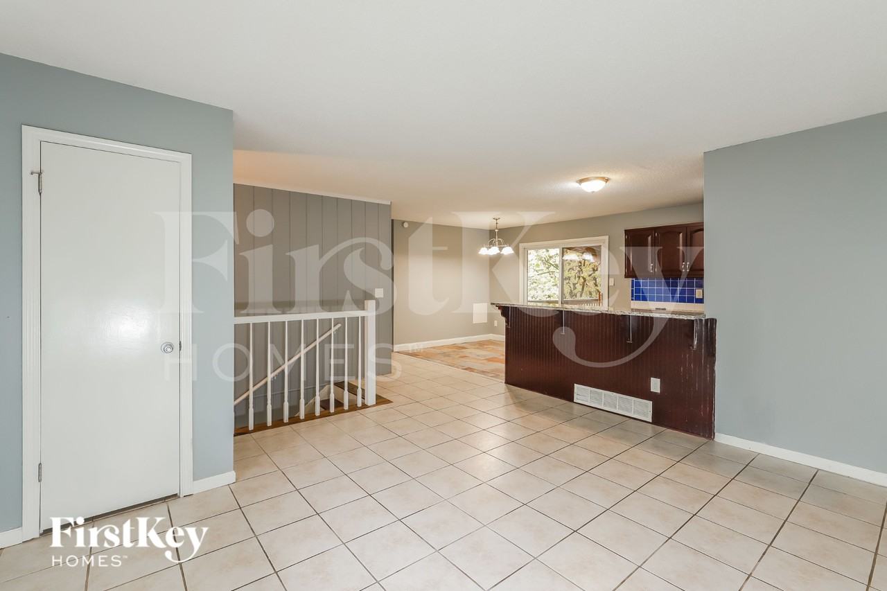 5013 Nw Woody Creek Ln - Photo 4 of 16