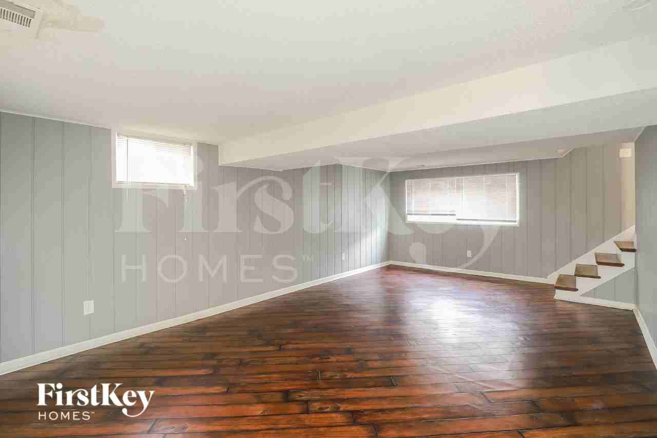 5013 Nw Woody Creek Ln - Photo 7 of 16