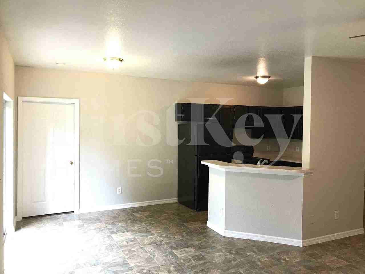 4743 Luther Ave - Photo 5 of 19