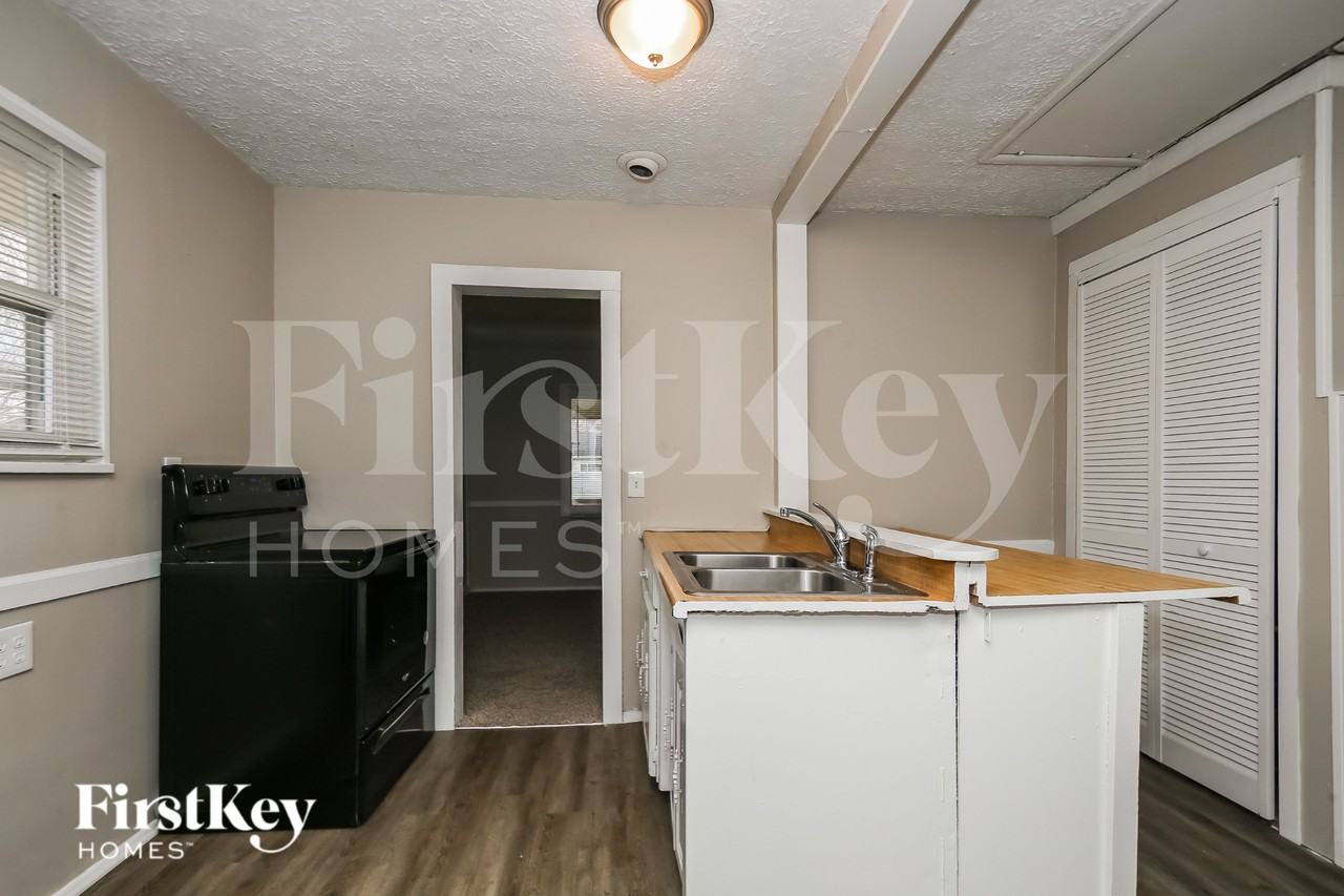 4742 Normal Ave - Photo 5 of 16