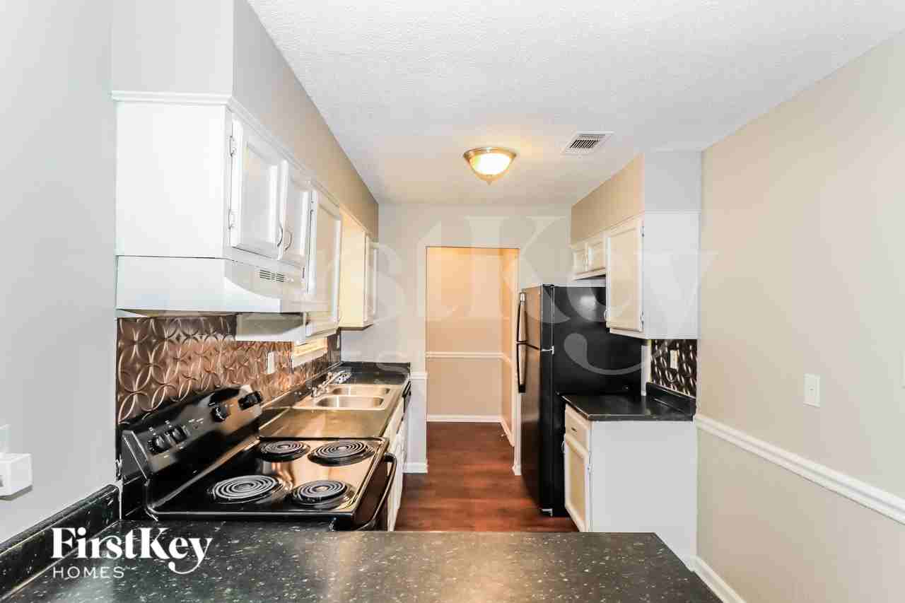 4420 Huntersglen W - Photo 6 of 15