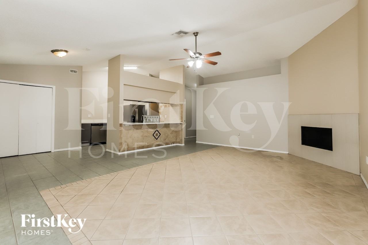 3813 Sugar Creek Ct - Photo 5 of 19