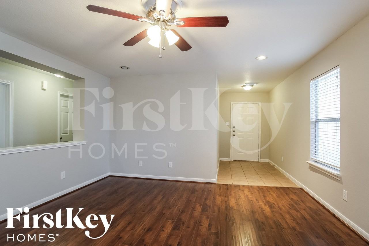 3543 Garrison Run Dr - Photo 4 of 15