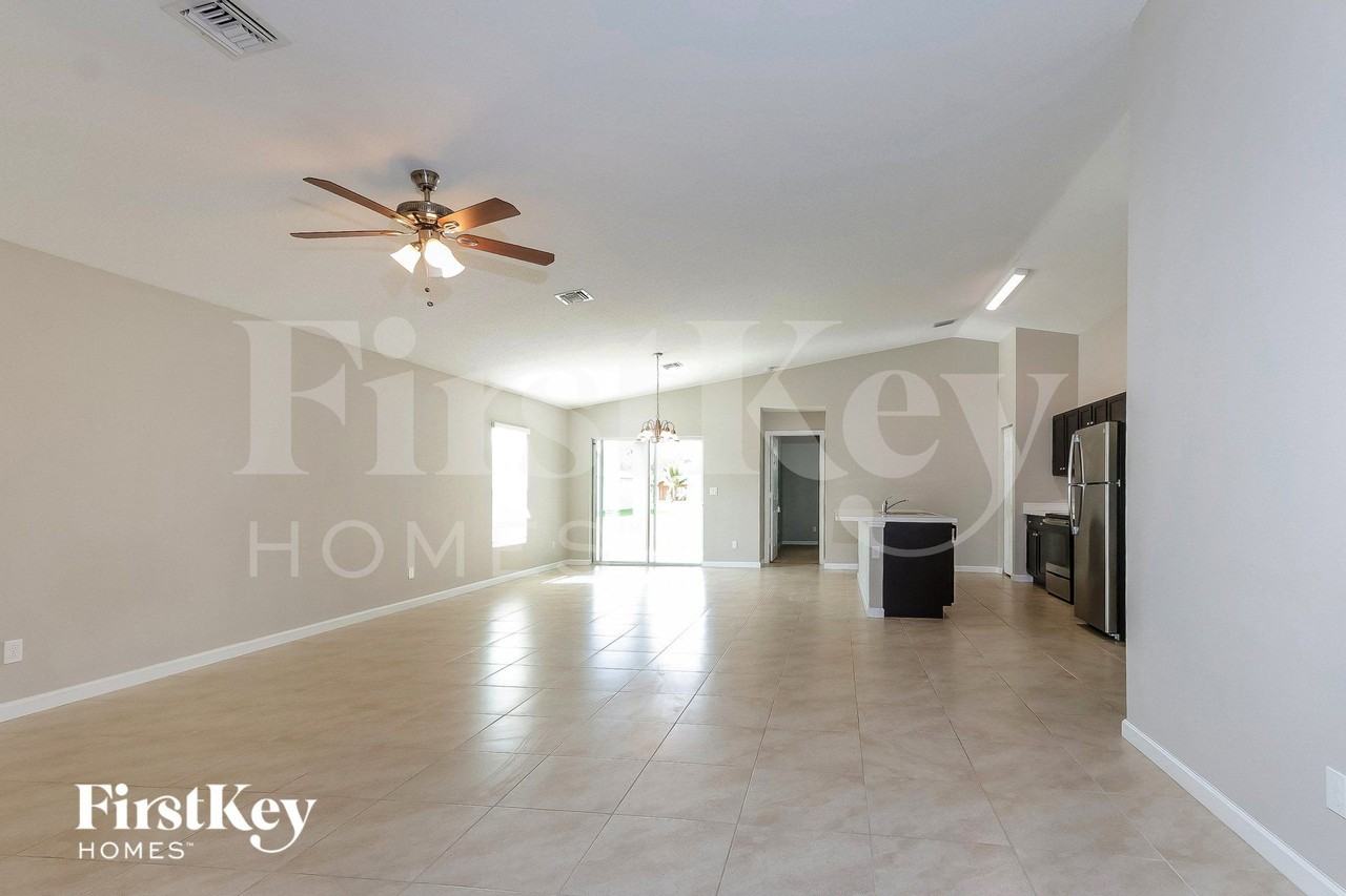 3542 Sw Viceroy St - Photo 4 of 14