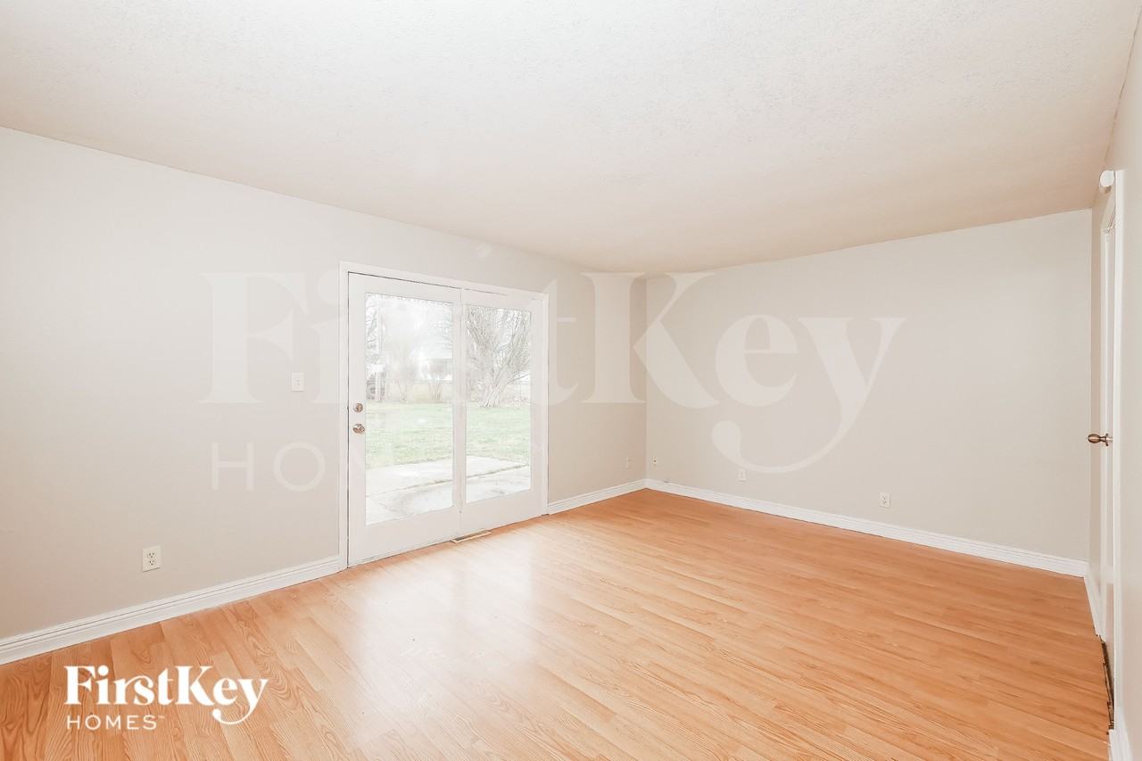 322 Deville Pl - Photo 7 of 19