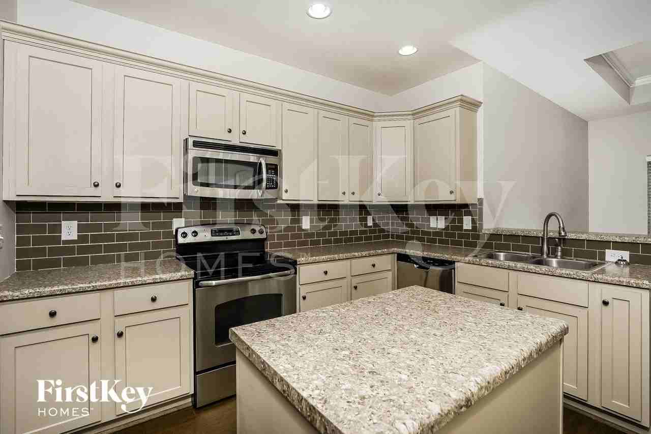 3104 Rosewalk Dr - Photo 5 of 15