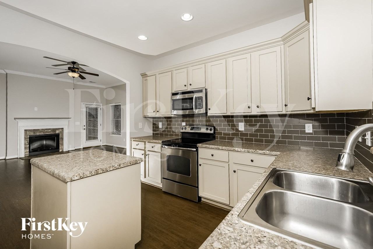 3104 Rosewalk Dr - Photo 6 of 15