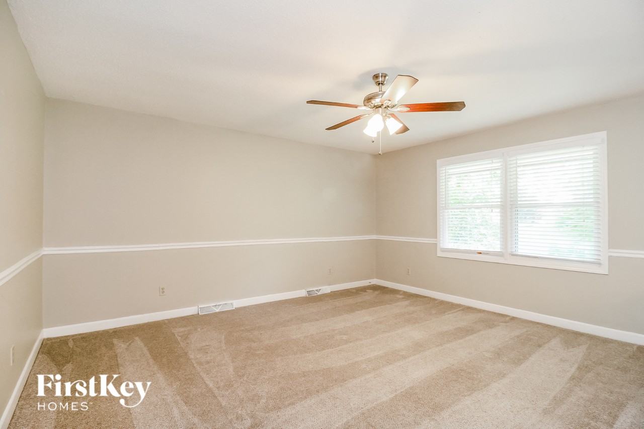 2865 Gracefield Ct - Photo 3 of 15