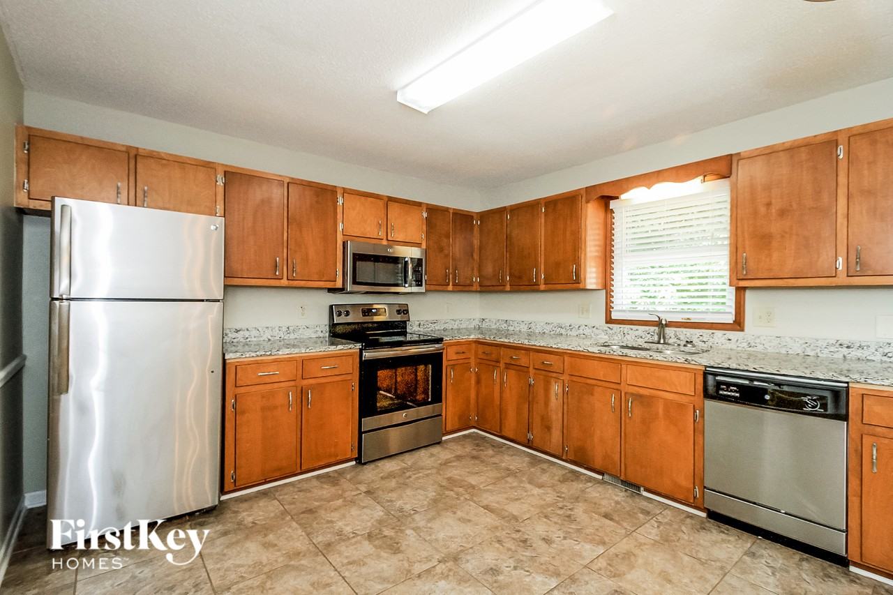 2865 Gracefield Ct - Photo 5 of 15