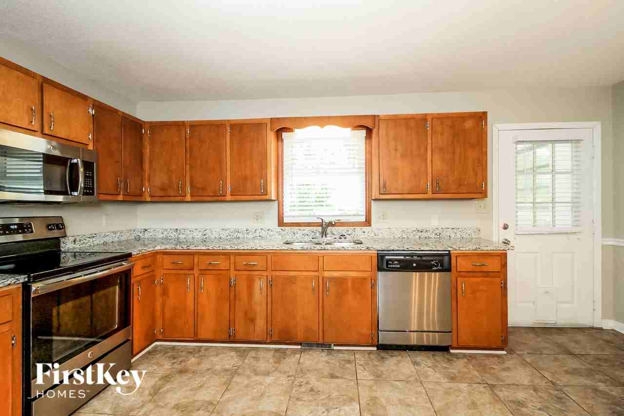 2865 Gracefield Ct - Photo 6 of 15