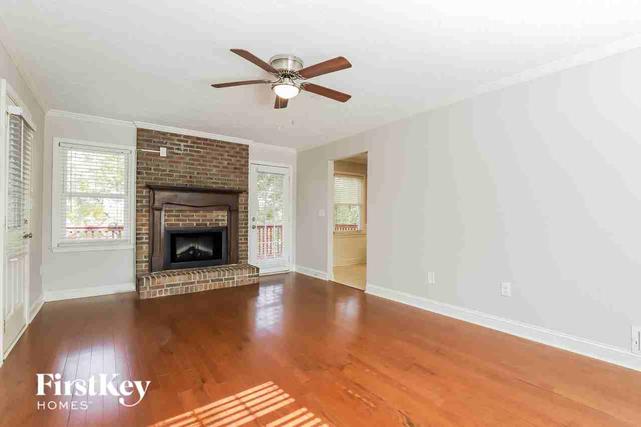 2440 Thompson Mill Rd - Photo 4 of 15