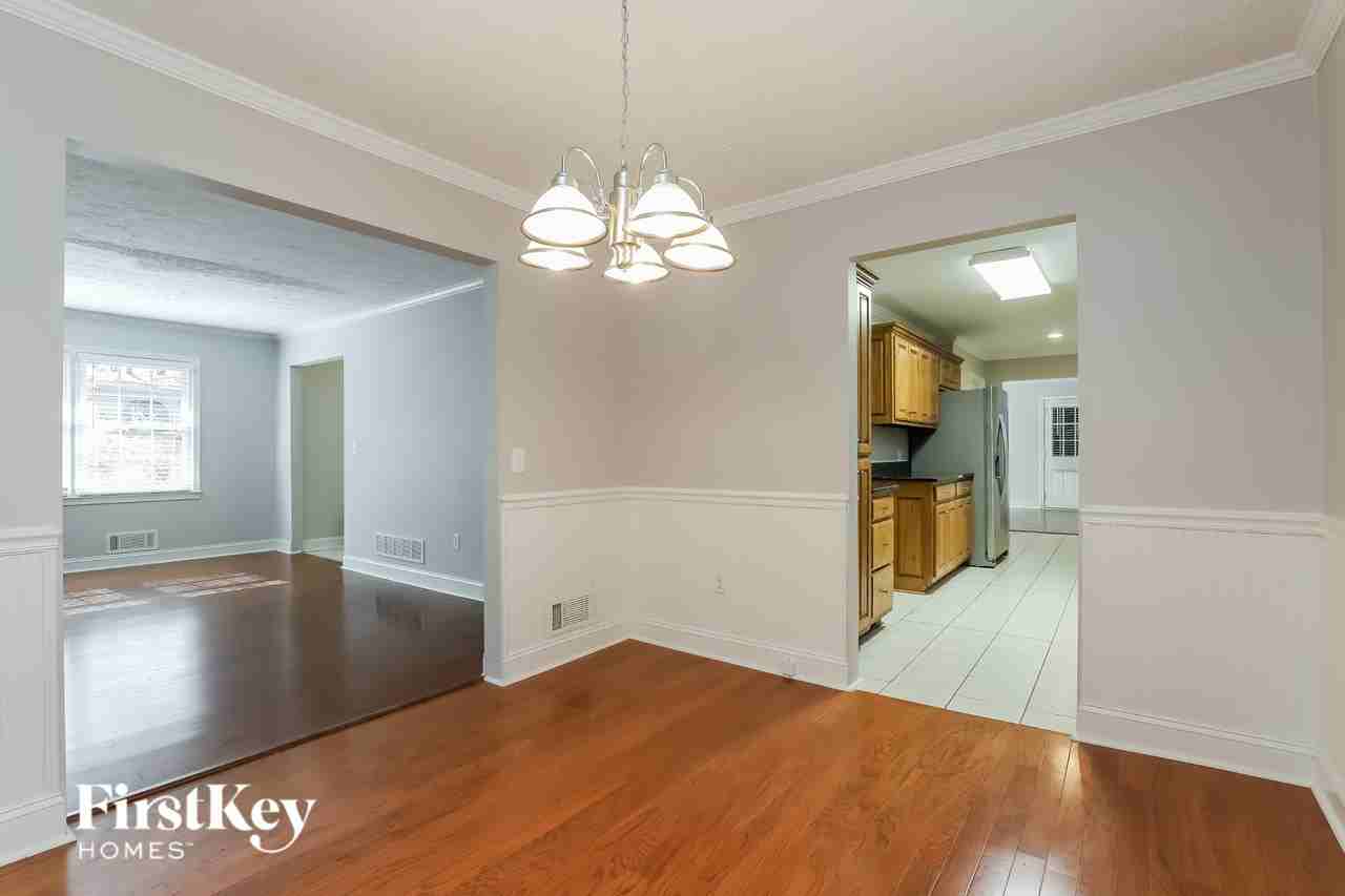 2440 Thompson Mill Rd - Photo 5 of 15