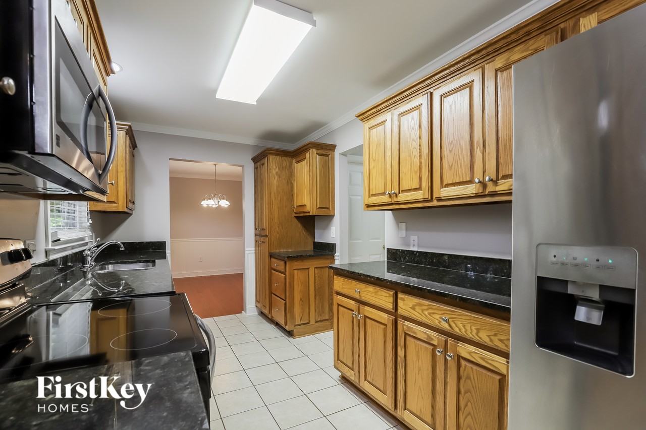 2440 Thompson Mill Rd - Photo 7 of 15