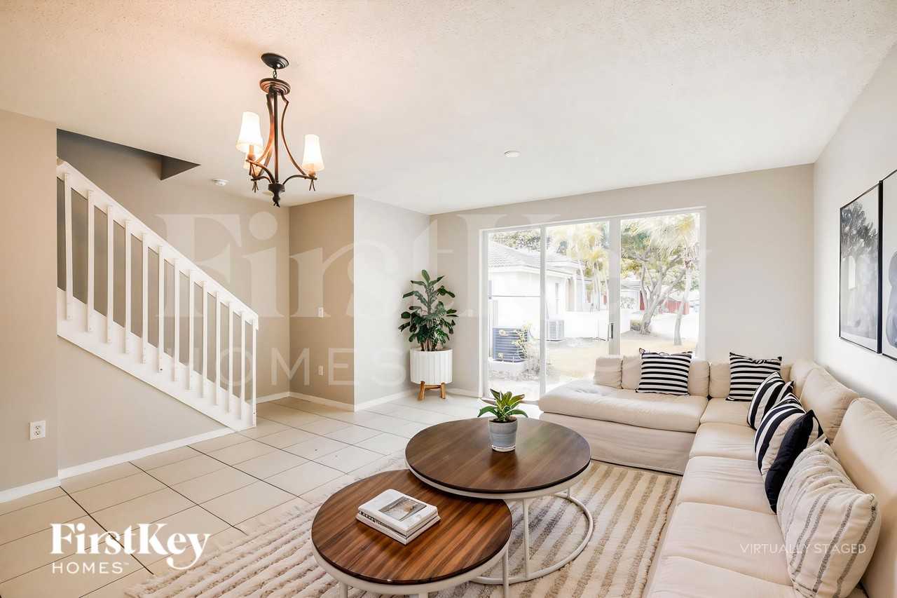 2281 Necircle - Photo 3 of 20