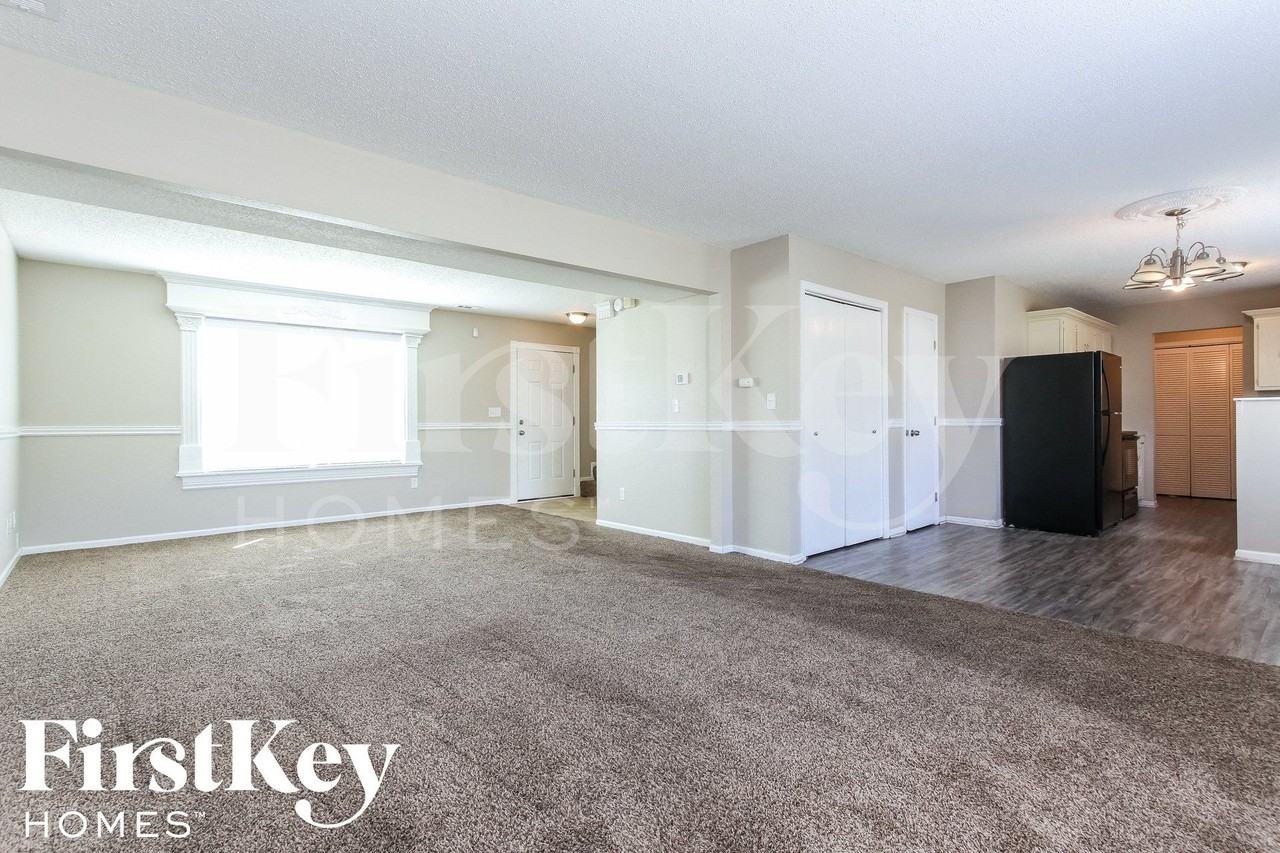 1938 Bradford Trace Way - Photo 3 of 15