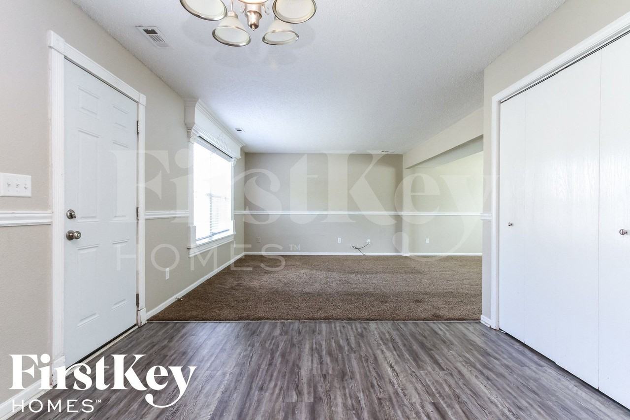 1938 Bradford Trace Way - Photo 5 of 15