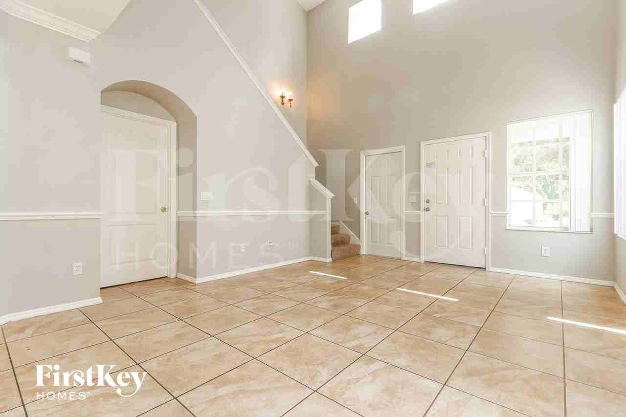 18019 Birdwater Dr - Photo 3 of 15