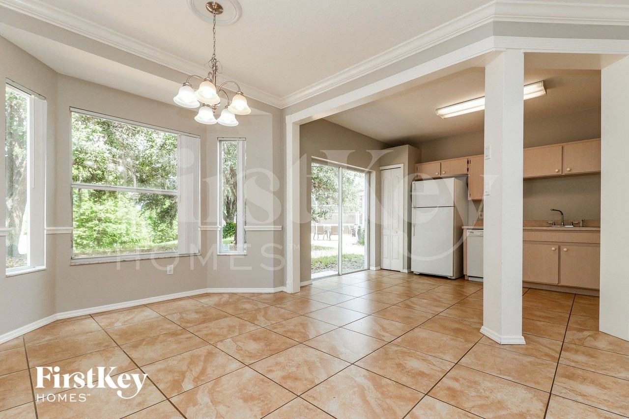 18019 Birdwater Dr - Photo 4 of 15