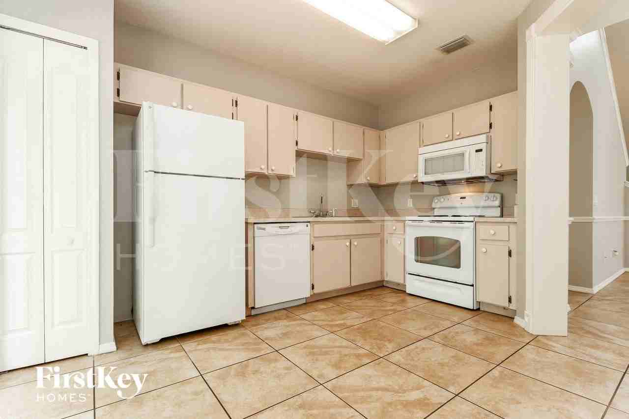 18019 Birdwater Dr - Photo 7 of 15