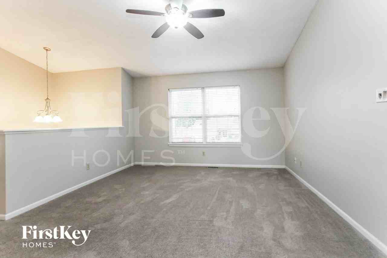 1524 Blue Brook Way - Photo 3 of 15