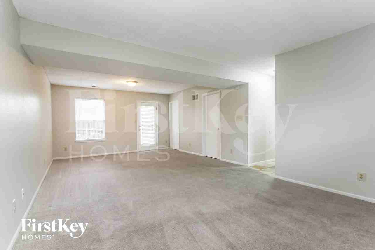 1524 Blue Brook Way - Photo 5 of 15