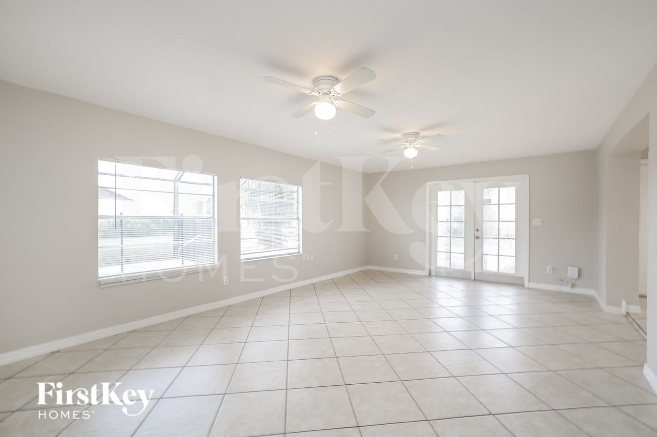 1505 Ne 10th Ln - Photo 4 of 19