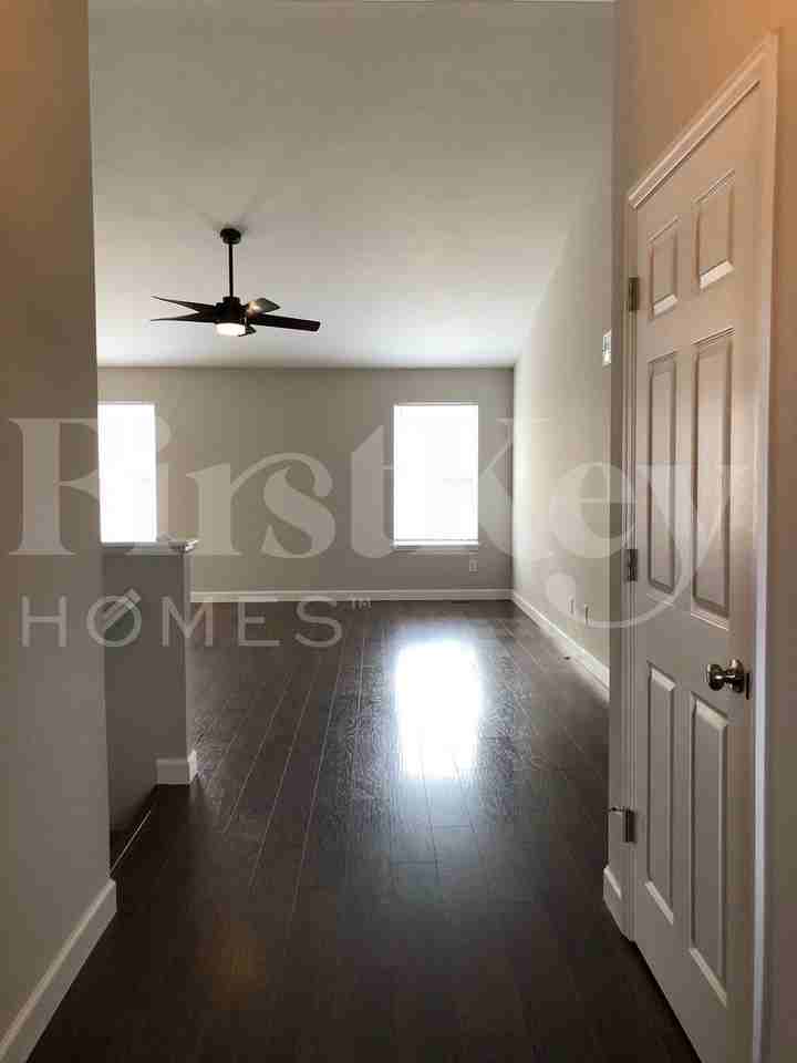 1503 Jordan Lee Ct - Photo 3 of 38