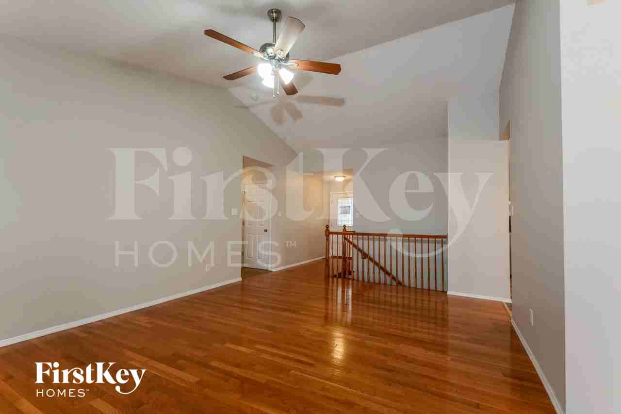 14 Rivermeadows Dr - Photo 4 of 15