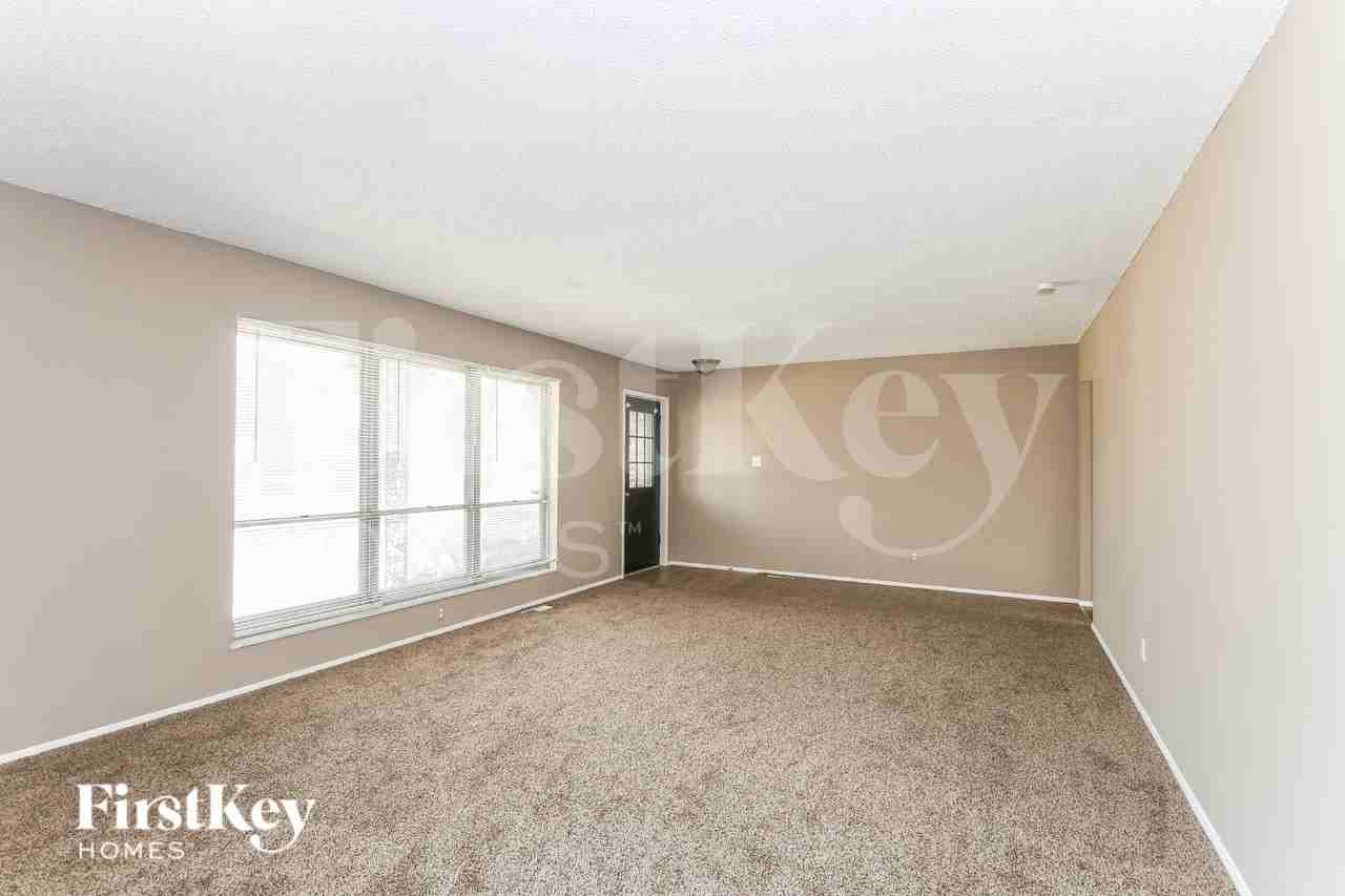 12810 Verwood Dr - Photo 4 of 15