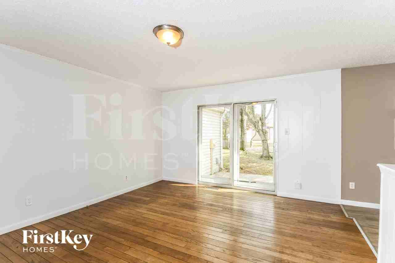 12810 Verwood Dr - Photo 5 of 15