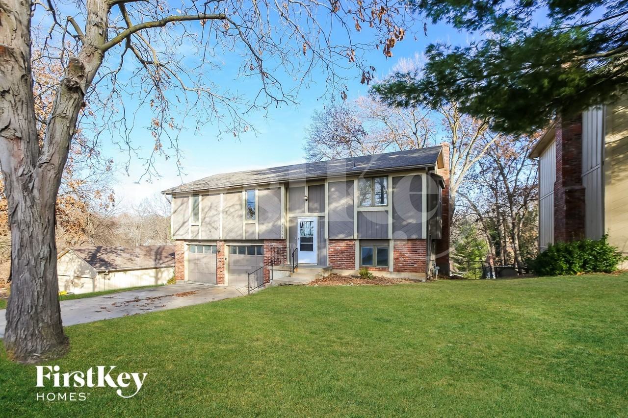 11008 E 83rd St - Photo 2 of 15