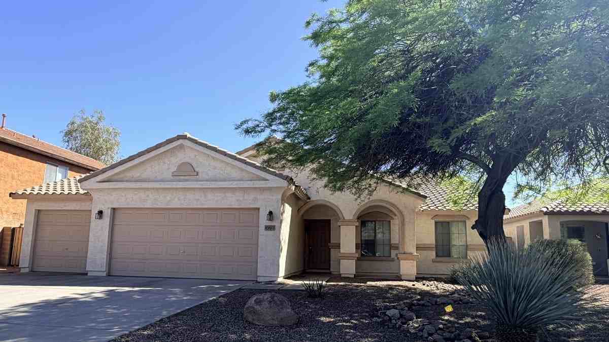 45677 W Ranch Rd - Photo 2 of 17