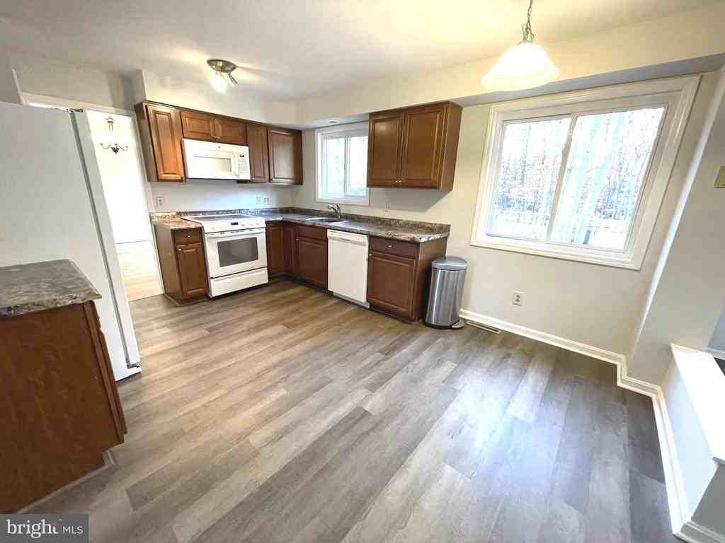 1717 Red Oak Rd - Photo 5 of 15