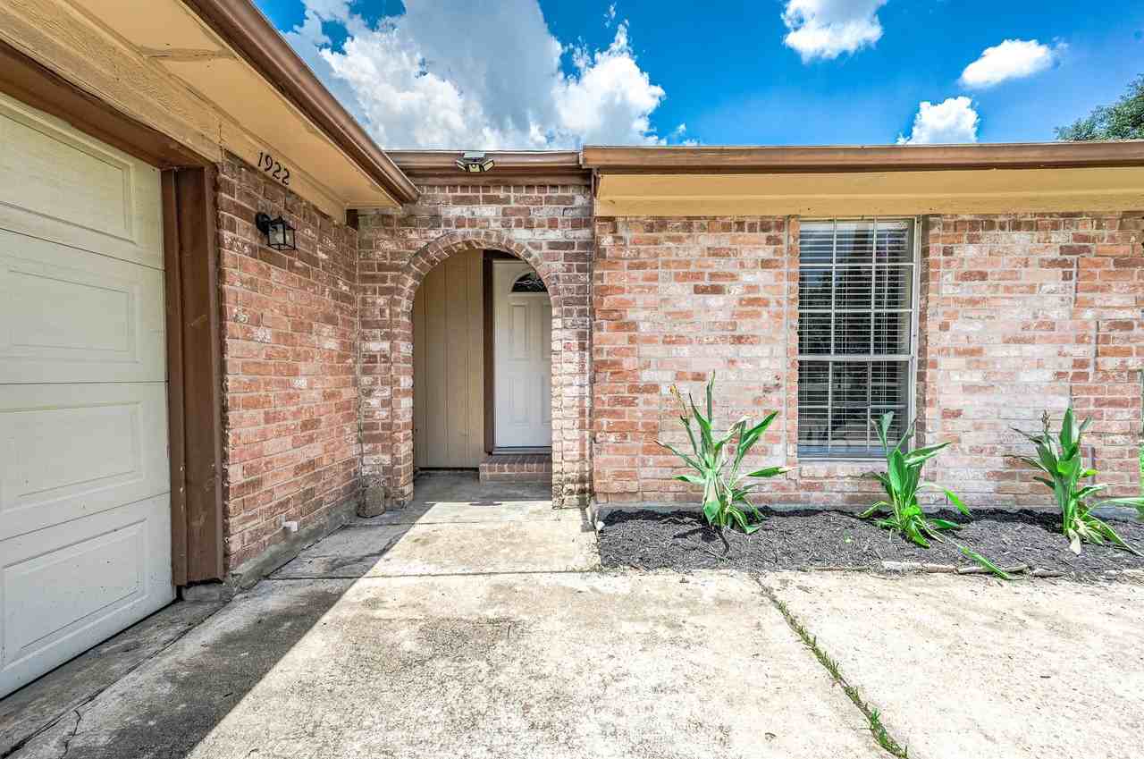 1922 Arcadia Dr - Photo 4 of 32